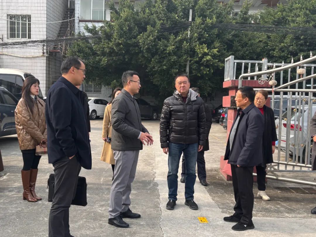 市政協(xié)黨組副書(shū)記、副主席劉澤球帶隊(duì)赴德陽(yáng)醬油中試基地調(diào)研